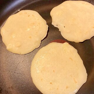 【離乳食後期】じゃがいもとりんごのパンケーキ